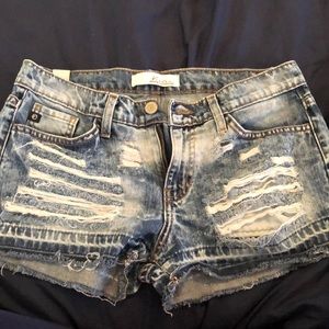 Kancan buckle shorts